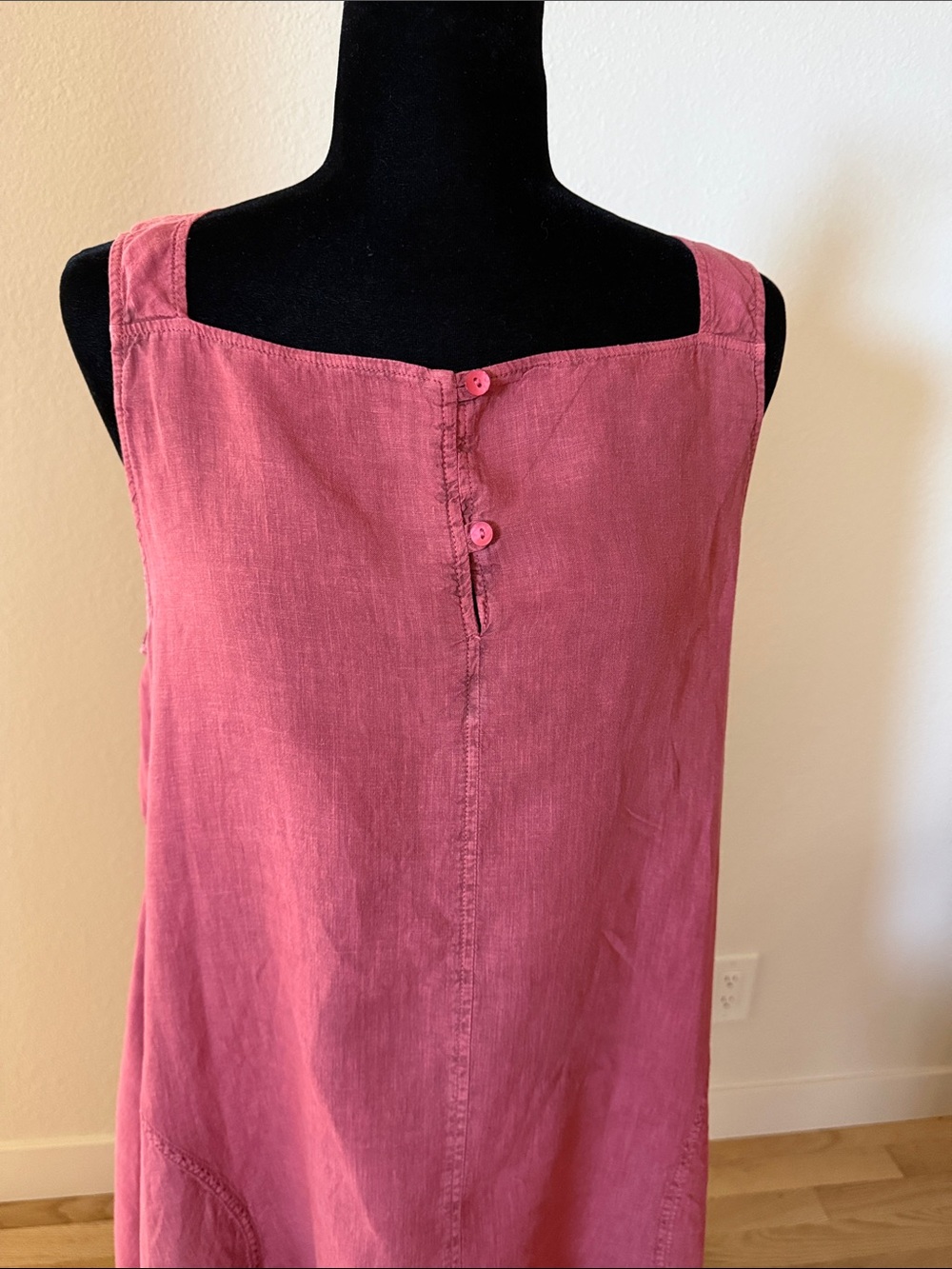 OSKA Maxi Clay Red Women's Linen Dress - Signature Style - Picture 4 of 14